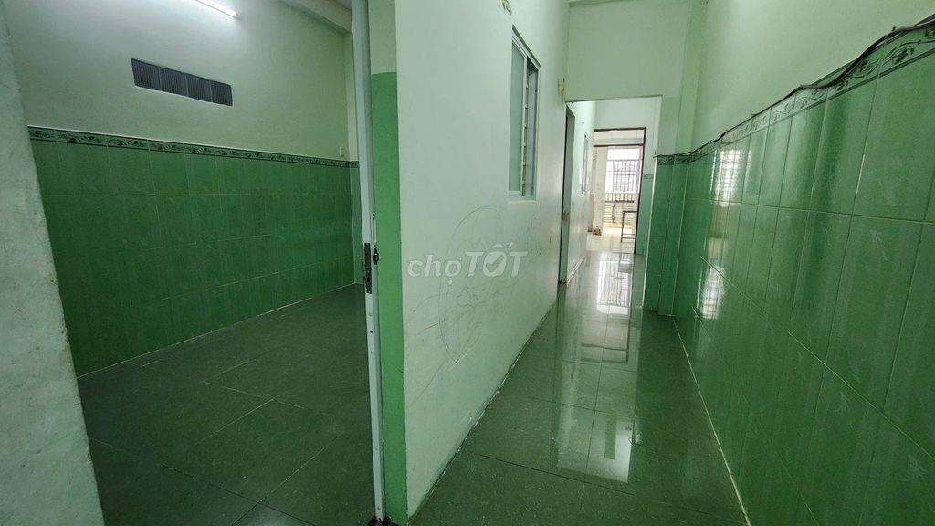 Nhà Nguyên Căn Đường Lạc Long Quân - 6PN 4WC - 4x18m