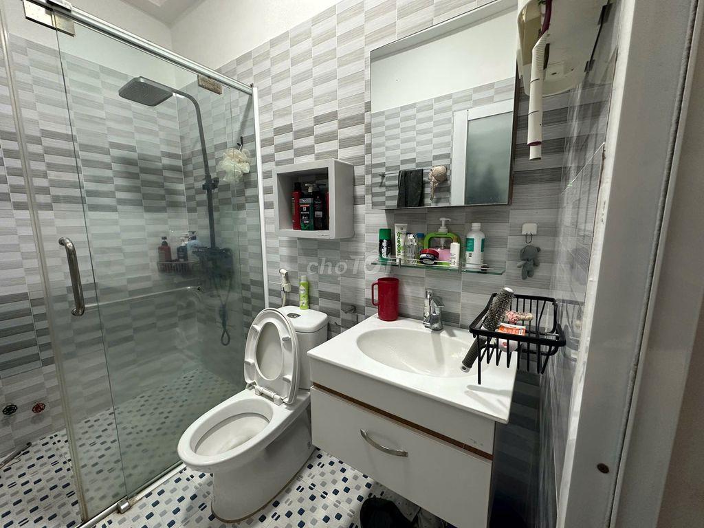Nhà Nguyên Căn Khu Bình Phú - 4PN 5WC - 4x16m - Sẵn Máy Lạnh