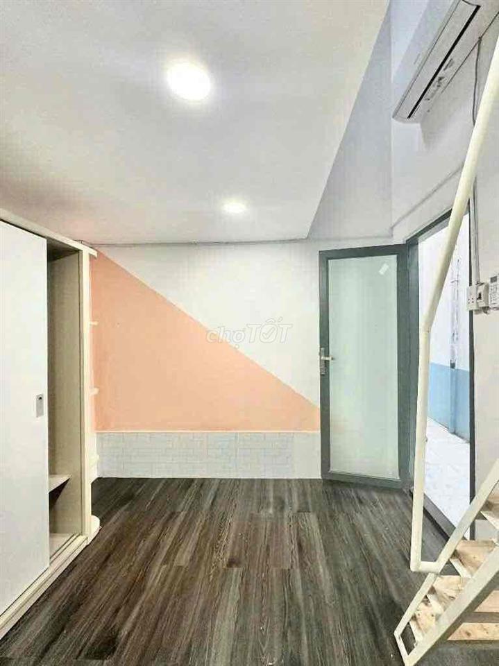 Phòng duplex gác cao ko đụng đầu