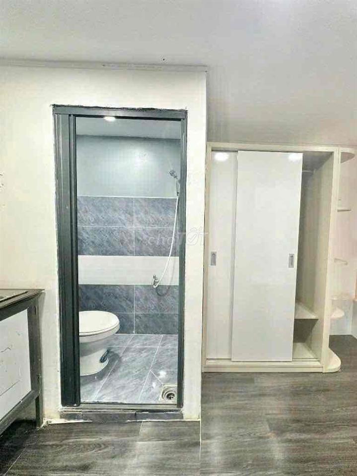 Phòng duplex gác cao ko đụng đầu