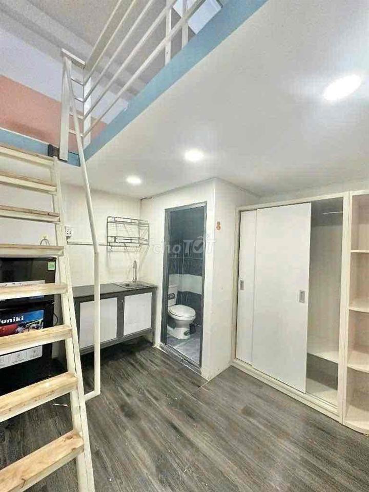 Phòng duplex gác cao ko đụng đầu