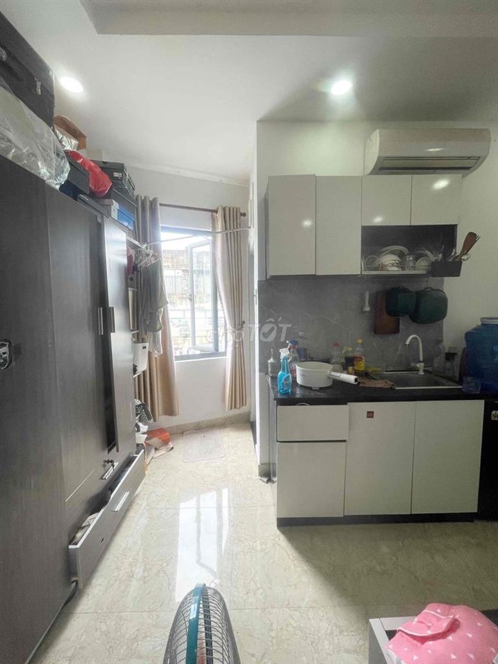 Phòng cửa sổ full nội thất