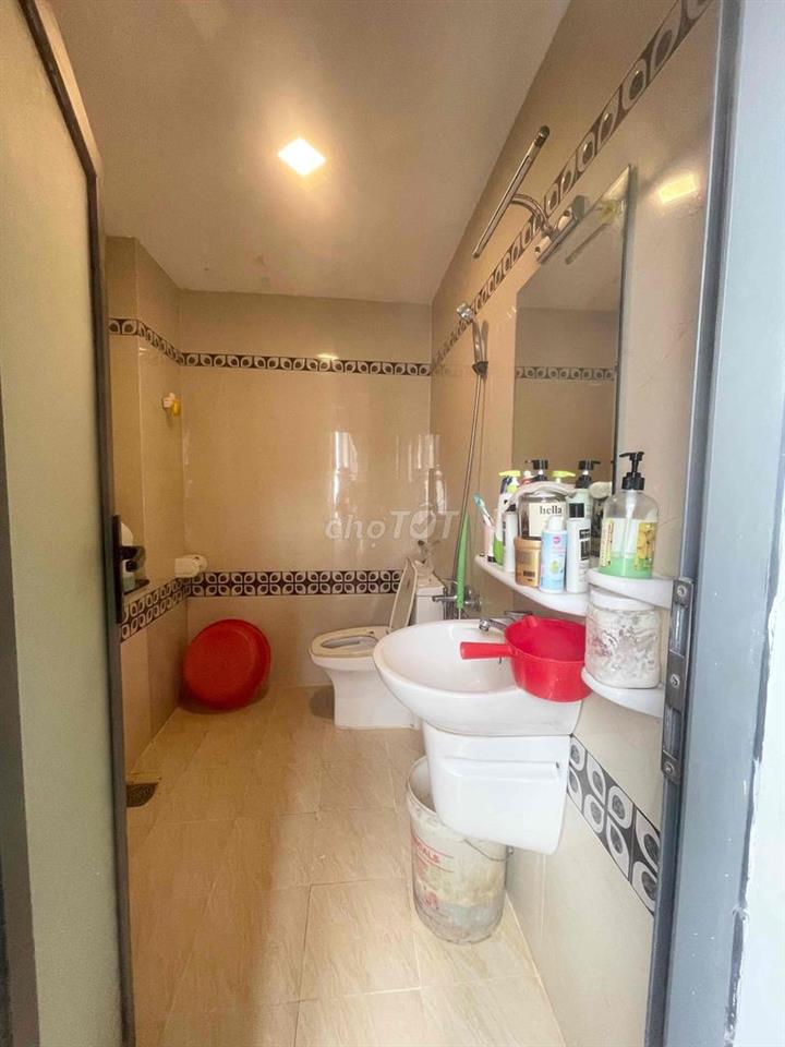 Phòng cửa sổ full nội thất