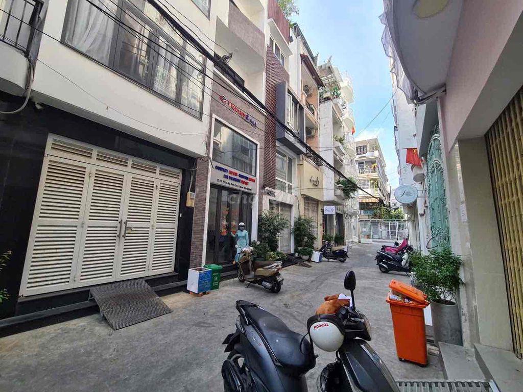 Sang CHDV 8 phòng thuê 30tr sang 290tr Q1
