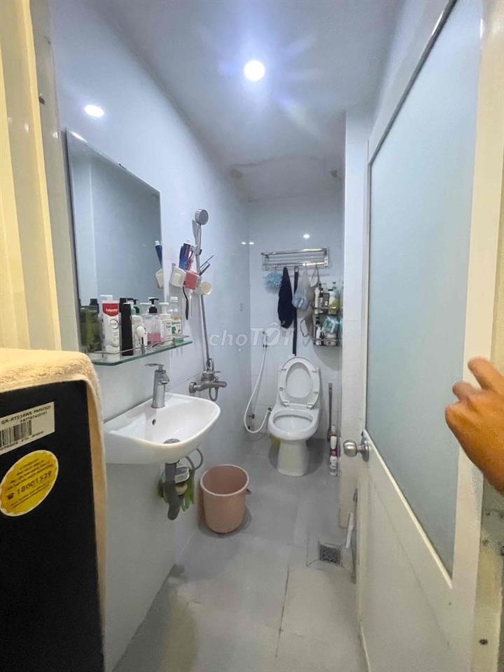 1 phòng ngủ tách bếp full nội thất nguyên tầng 1