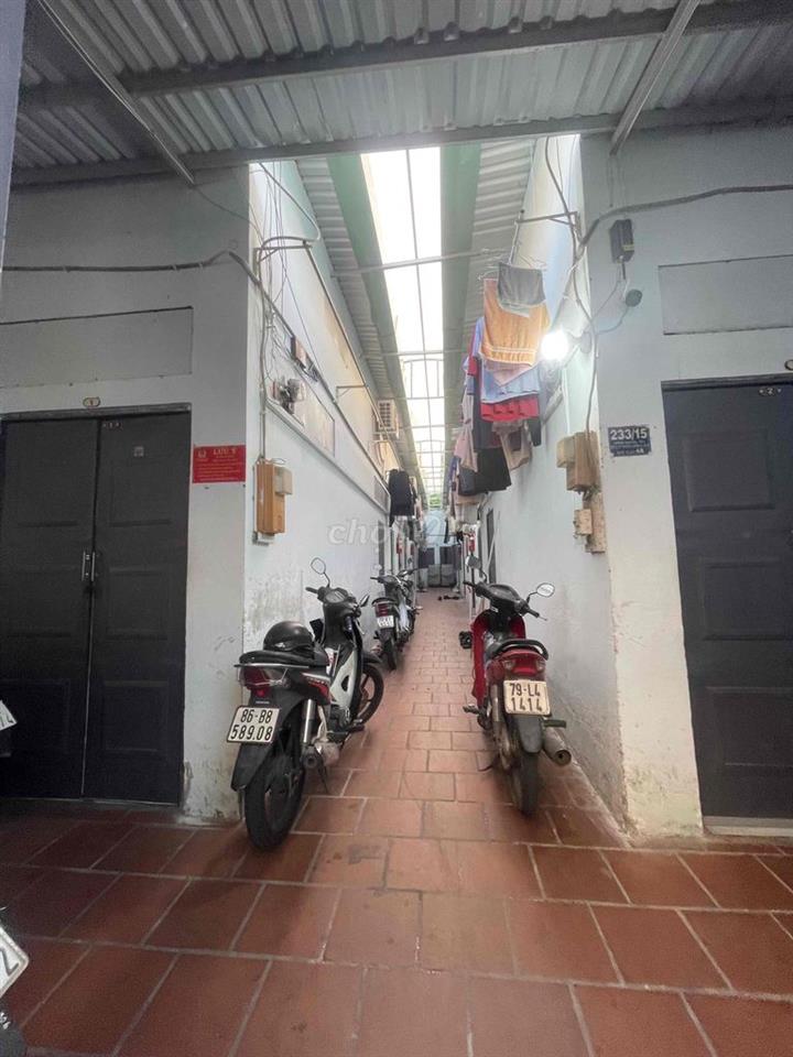 Phòng duplex gác cao ko đụng đầu