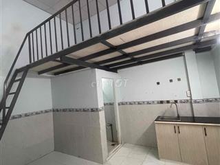 Phòng duplex gác cao ko đụng đầu