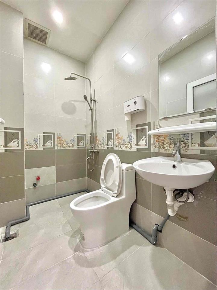 Phòng balcon trước công viên gần ĐH Văn Lang, Gigamall