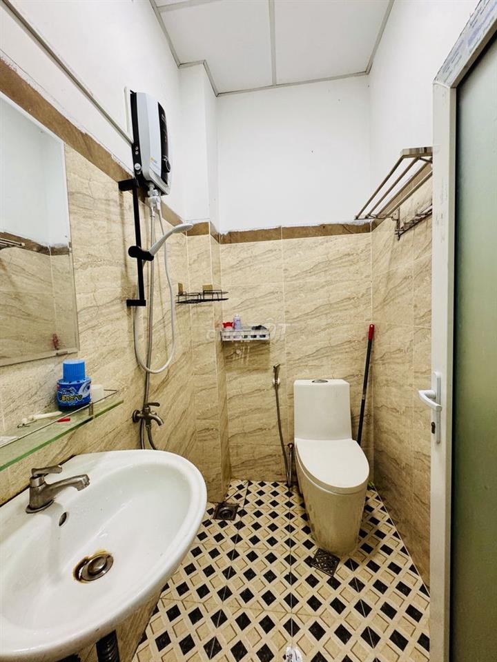 Ban công Xô viết nghệ tĩnh, Hutech ung văn khi