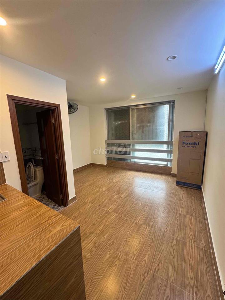còn phòng mới xây gần chợ bà chiều full nội thất