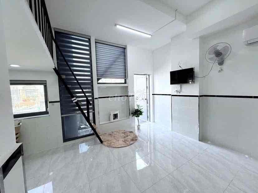 PHÒNG TRỌ CÓ GÁC BANCOL RỘNG HƠN 40M2 GẦN ĐẠI HỌC VĂN LANG