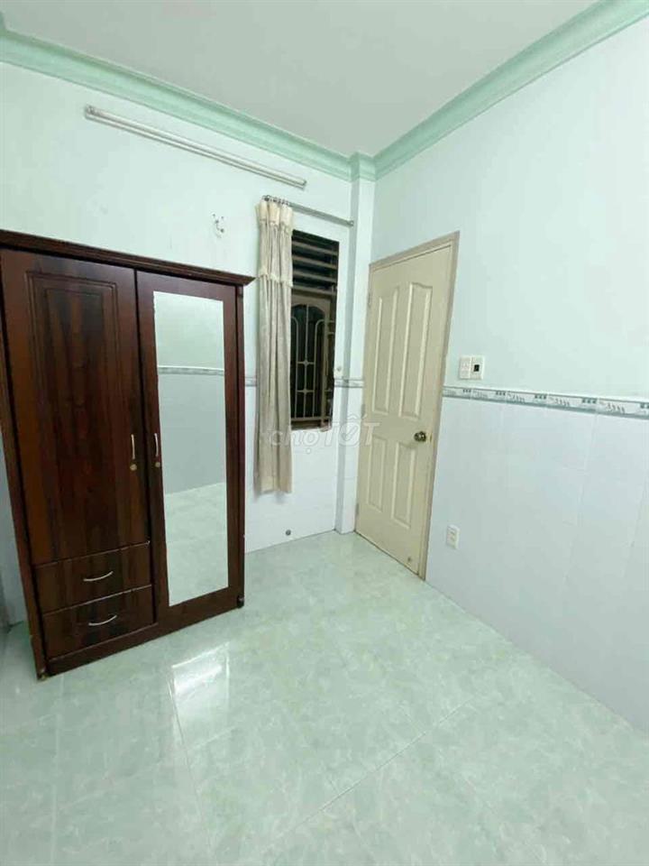 phòng ngay góc phạm văn đồng nguyễn kiệm