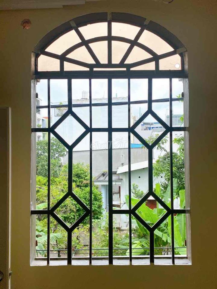 Phòng cửa sổ trời thoáng mát