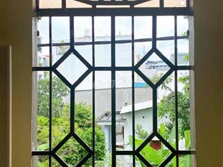 Phòng cửa sổ trời thoáng mát