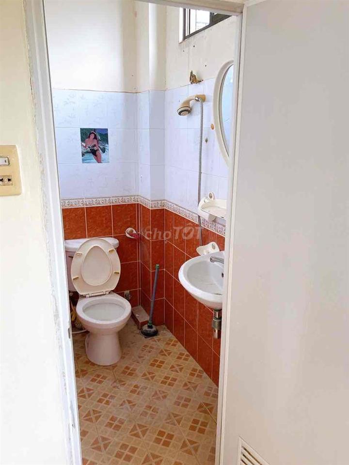 Phòng cửa sổ trời thoáng mát