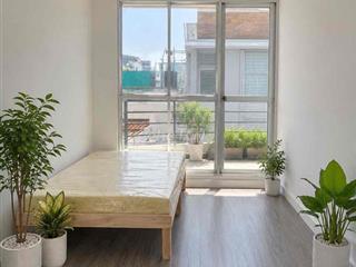 Phòng ban công giá rẻ wc riêng lầu 3