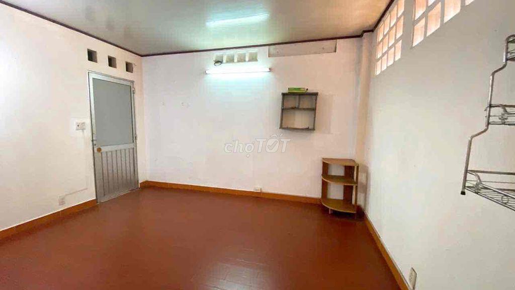 Phòng lớn rộng 30m2
