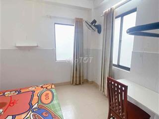 Phòng cửa sổ trời quận 1