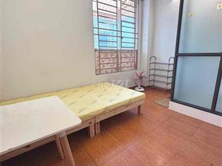 Phòng cửa sổ lớn wc riêng NT cơ bản