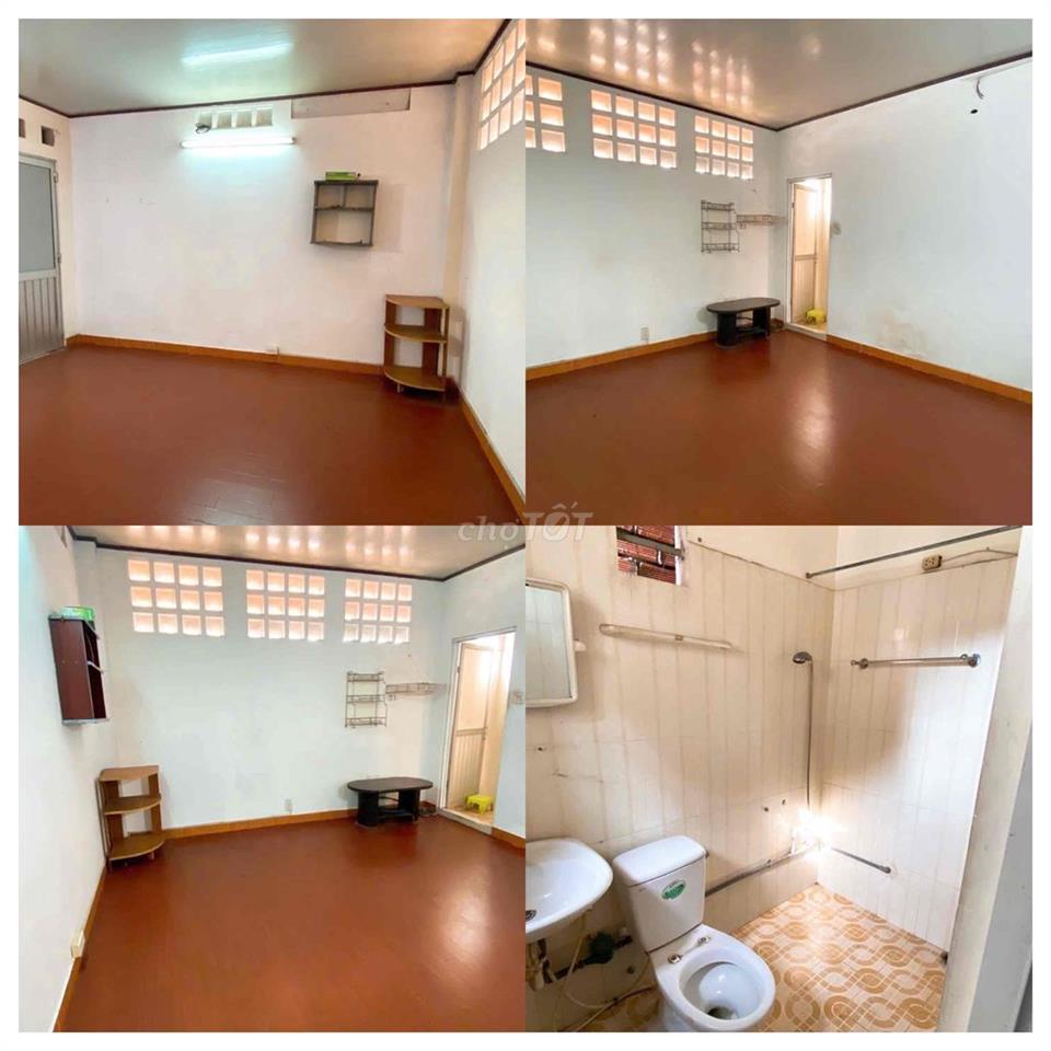 Phòng rộng wc riêng
