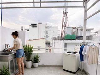 Phòng thoáng mát có sân trước phòng