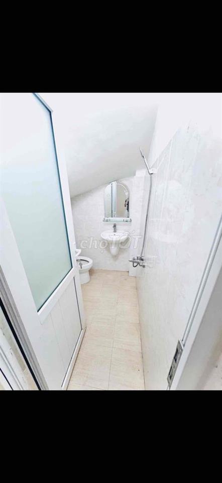 Phòng có bếp wc riêng 2tr9 tb