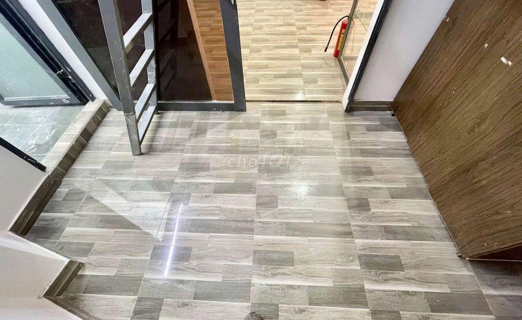 Phòng lầu 1 chinh chủ,có ban côngi riêng biệt,482/62H Lê Quanv Định 