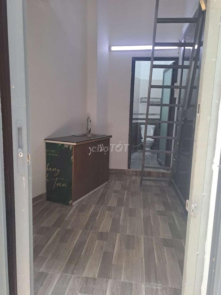 Nhà nhỏ riêng biệt như hình,có gác,hxh,482/62H Lê Quang Định
