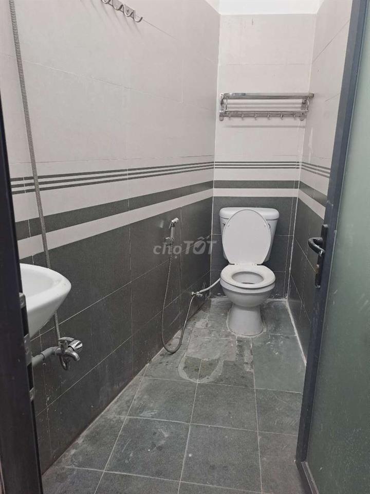 Nhà nhỏ riêng biệt như hình,có gác,hxh,482/62H Lê Quang Định