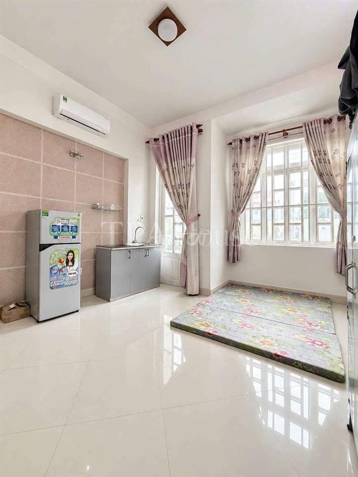 phòng có ban công thoáng,có nội thất riêng biệt, 217/9/2D Bùi Đình Túy