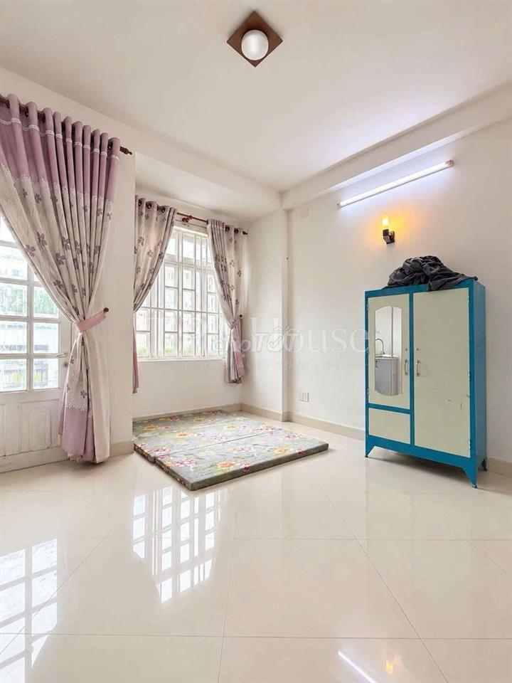 phòng có ban công thoáng,có nội thất riêng biệt, 217/9/2D Bùi Đình Túy