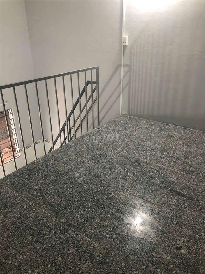 Nhà MỚI HẺM XH DTSD:30M² TRỆT LẦU LỬNG LÓT ĐÁ HOA CƯƠNG 100% như hình 