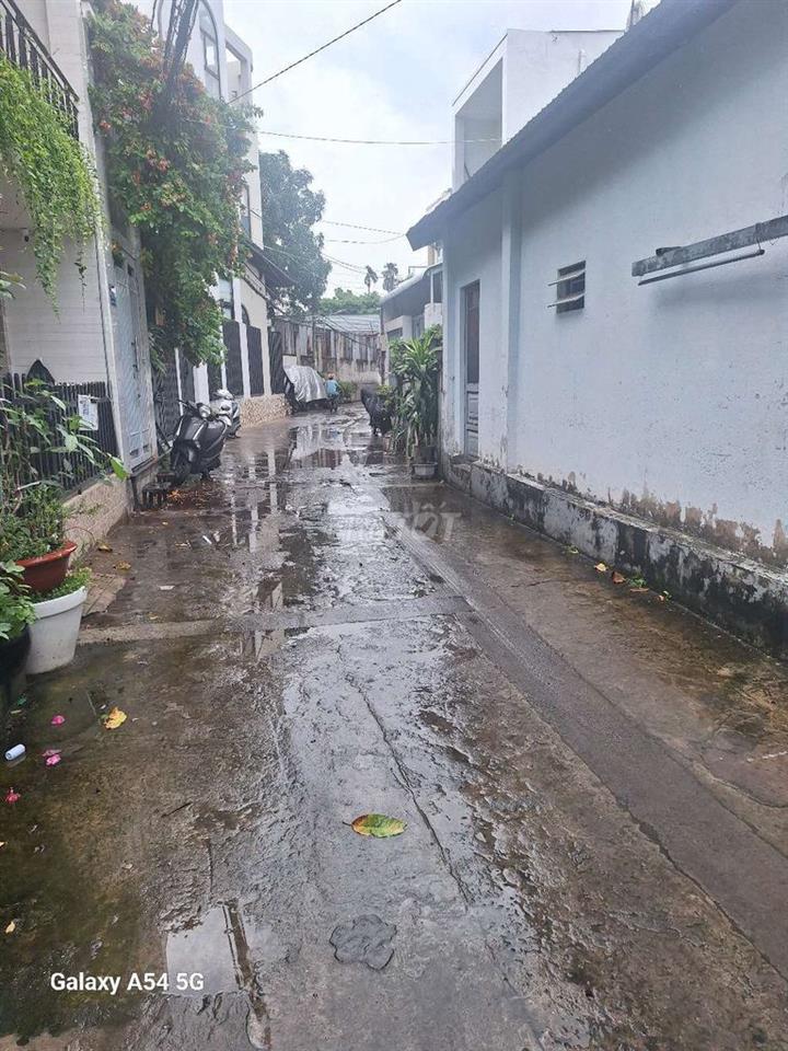 Riêng biệt như nhà nguyên căn DTSD 36m² trệt gác sân chung để xe vô tư