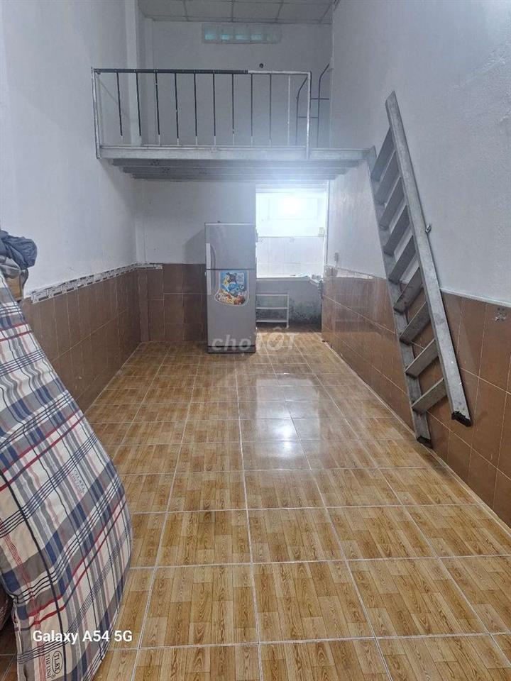 Riêng biệt như nhà nguyên căn DTSD 36m² trệt gác sân chung để xe vô tư