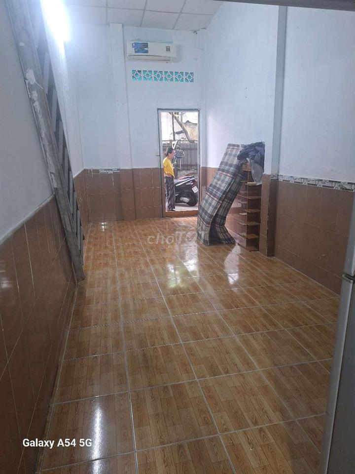 Riêng biệt như nhà nguyên căn DTSD 36m² trệt gác sân chung để xe vô tư