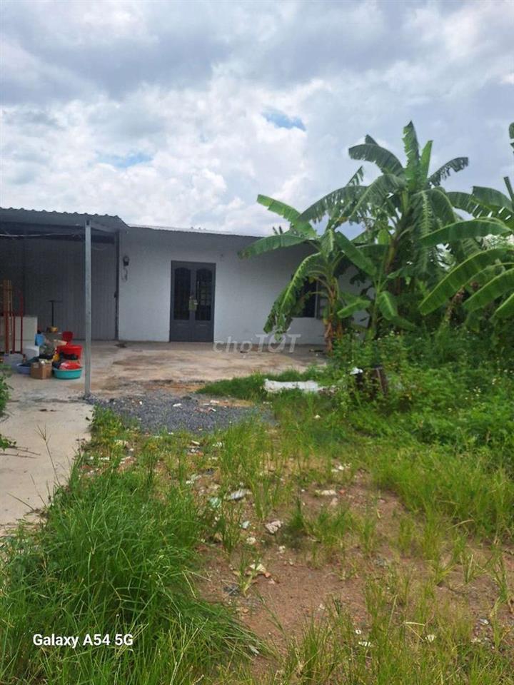 NHÀ+ ĐẤT VƯỜN.DTNHÀ 160M²DT ĐẤT 650M² 3PN PK NHÀ KHO SÂN TRƯỚC SÂN SAU