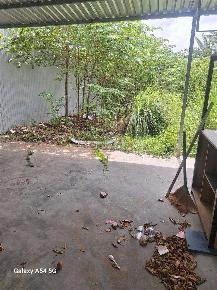 HẺM XE HƠI DTSD 150M² TRỆT TRỐNG SUỐT SÂN TRƯỚC SÂN SAU CỔNG RÀO ĐĐ