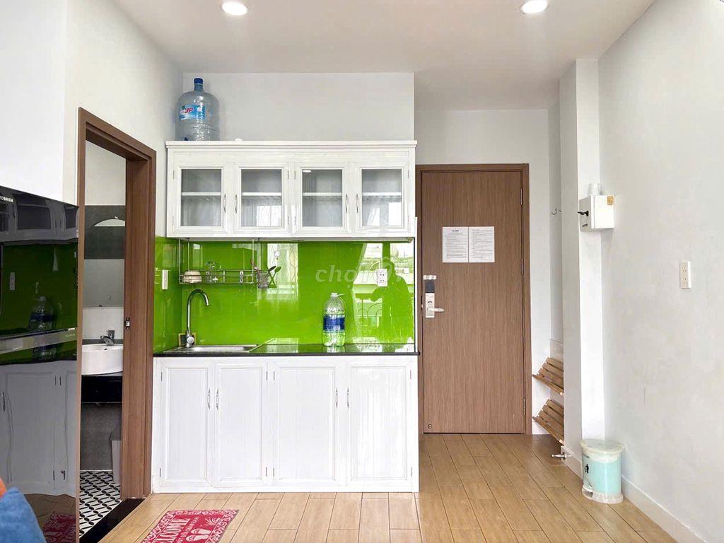 STUDIO FULL NỘI THẤT – BAN CÔNG RIÊNG – GẦN HÀNG XANH