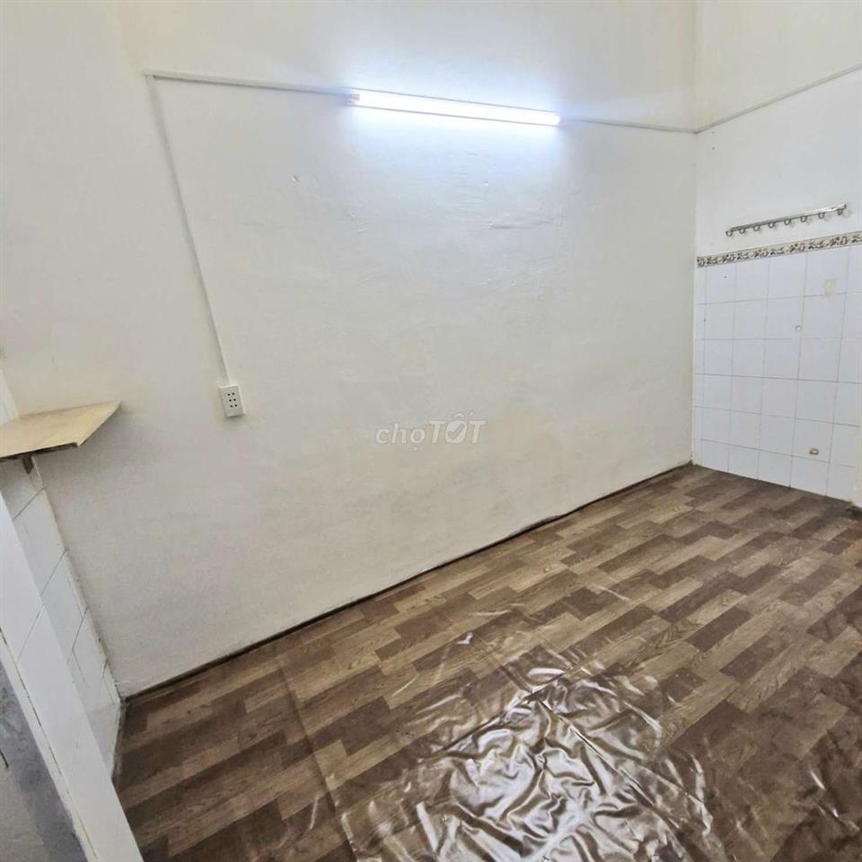 Phòng trọ giá rẻ gần chợ Bà Chiểu