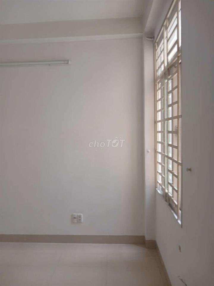 Phòng trọ 12 m2 đường Phan Văn Trị, P.Bình Thạnh