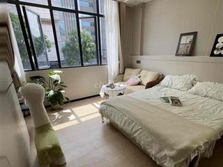 STUDIO MỚI 100%