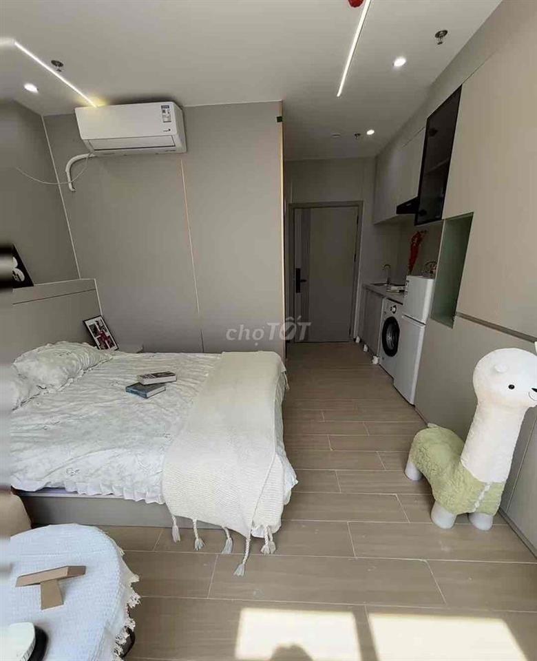 STUDIO MỚI 100%