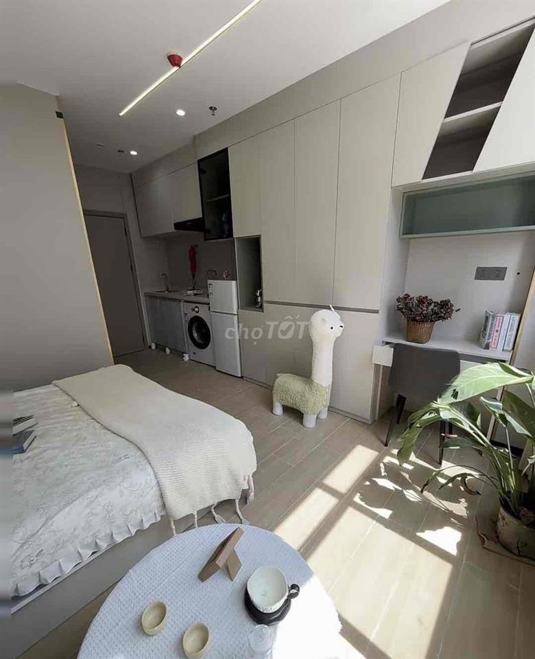 STUDIO MỚI 100%