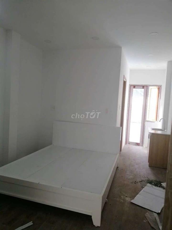 chỉ 22 triệu- Nhà nguyên căn(1 trệt+ 3 lầu+ 1 sân t) Trung Tâm- Q.1