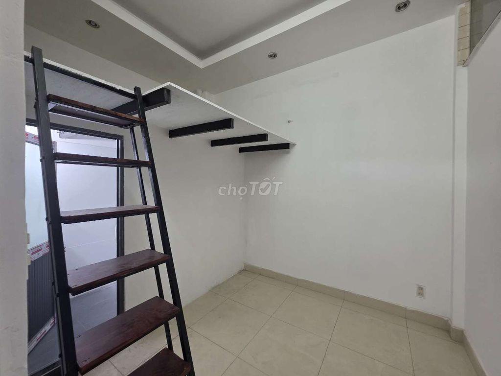 Nhà nguyên căn 28/6 ĐS 18 có 9 phòng có gác wc, máy lạnh 
