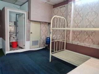 Phòng ban công đủ nội thất hẻm ôtô sát Q1