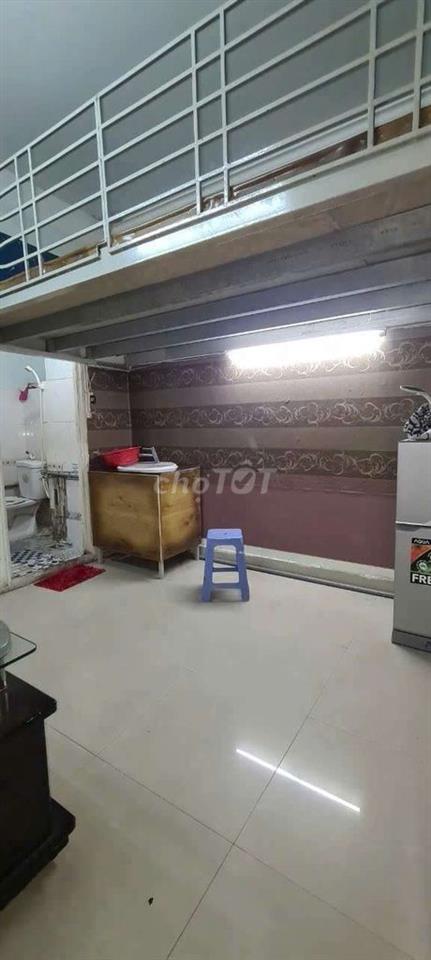 Phòng có gác đủ nội thất hẻm oto gần Q1, chợ Thị Nghè