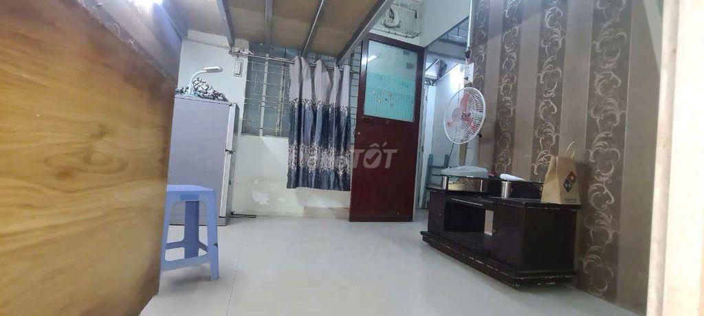 Phòng có gác đủ nội thất hẻm oto gần Q1, chợ Thị Nghè