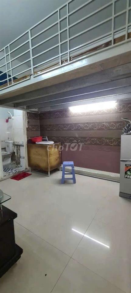 Phòng có gác hẻm oto gần Quận 1,chợ Thị Nghè 