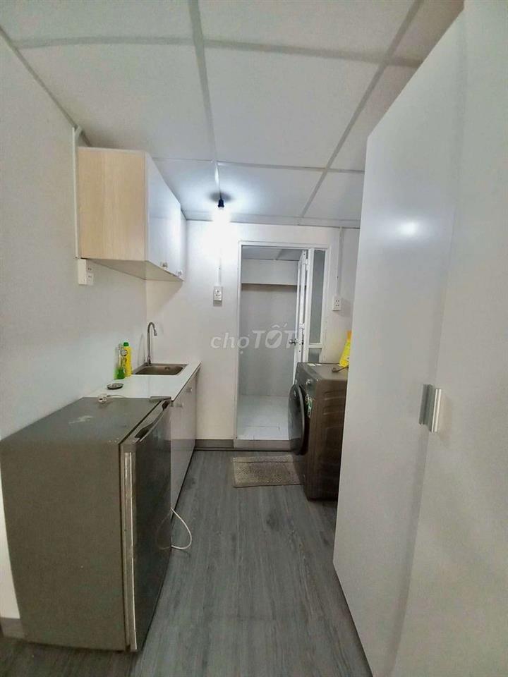 Phòng ở 329 đường Trần Hưng Đạo gần Bùi Viện có bancol